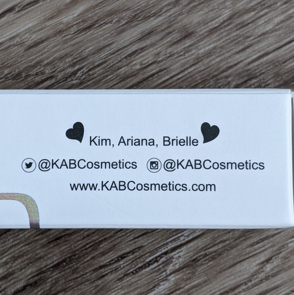 KAB Lip Oil in Juicy Melon - Picture 3 of 3